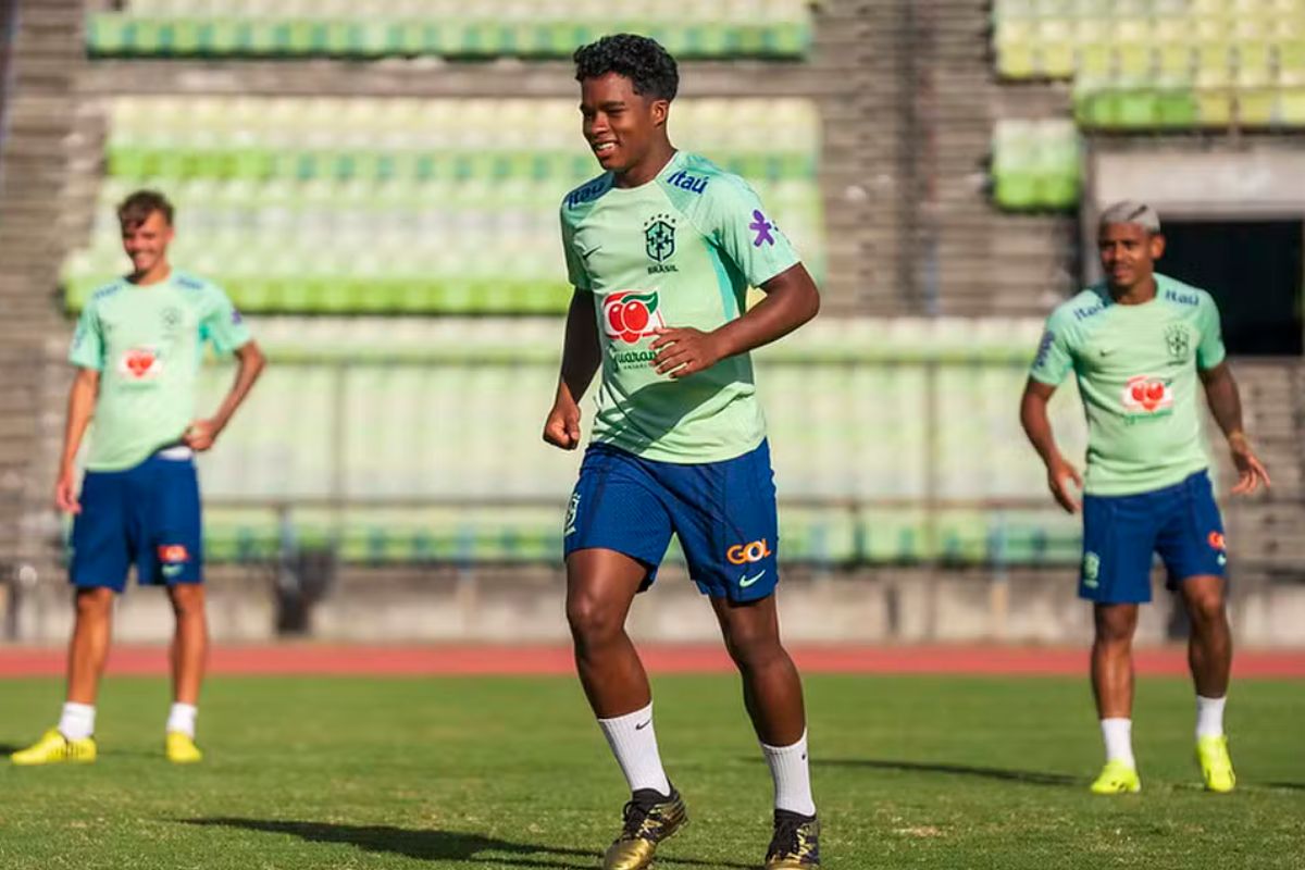 Endrick comanda o ataque da seleção brasileira no Torneio Pré-Olímpico — Foto: Leto Ribas / CBF